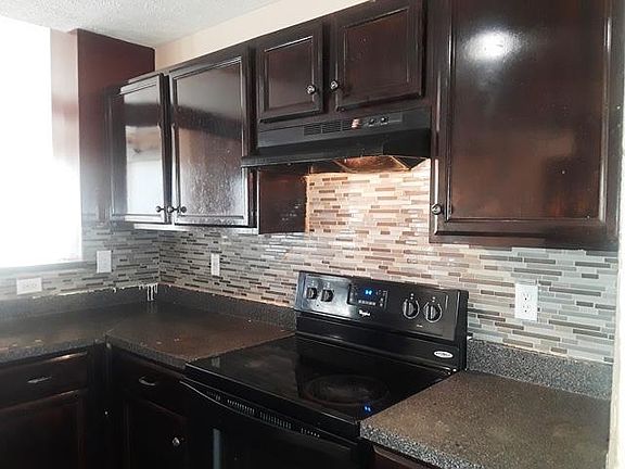 4th image of 2521A Edge O Lake Dr
