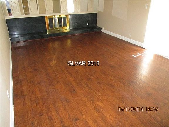 2nd image of 3463 Spencer St