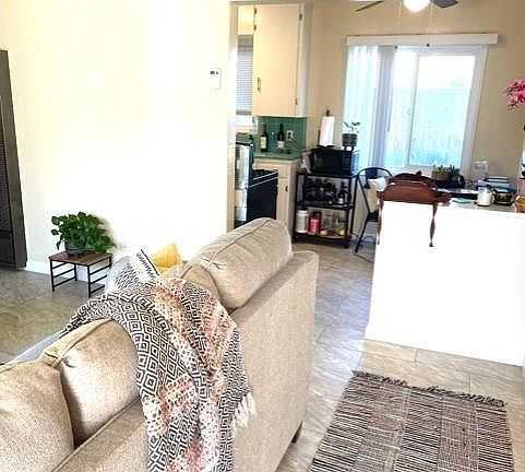 3rd image of 225 N Hutchins St APT 2