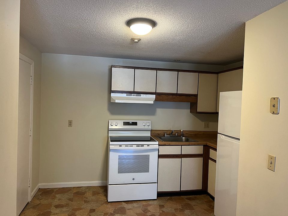 1st image of 250 Spring Cir APT 202A
