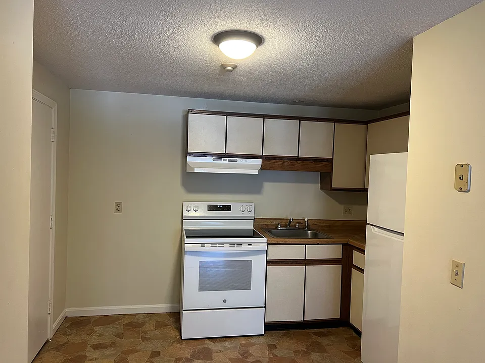 250 Spring Cir #202A