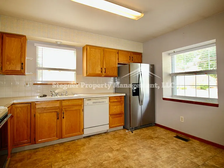3950 W 12th St #6 — Photo 9