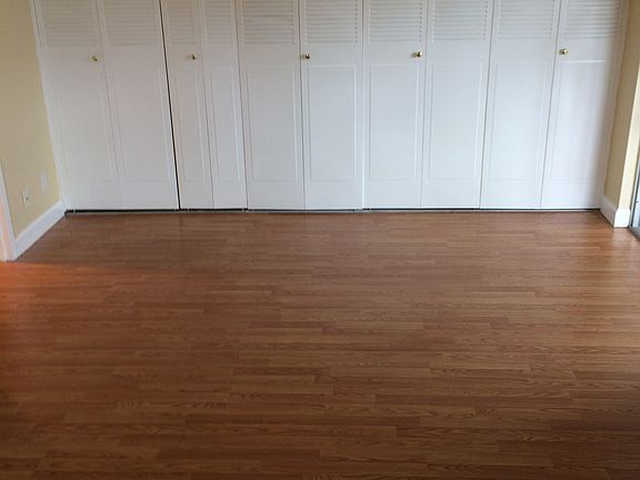 4th image of 602 Saxony Park #M