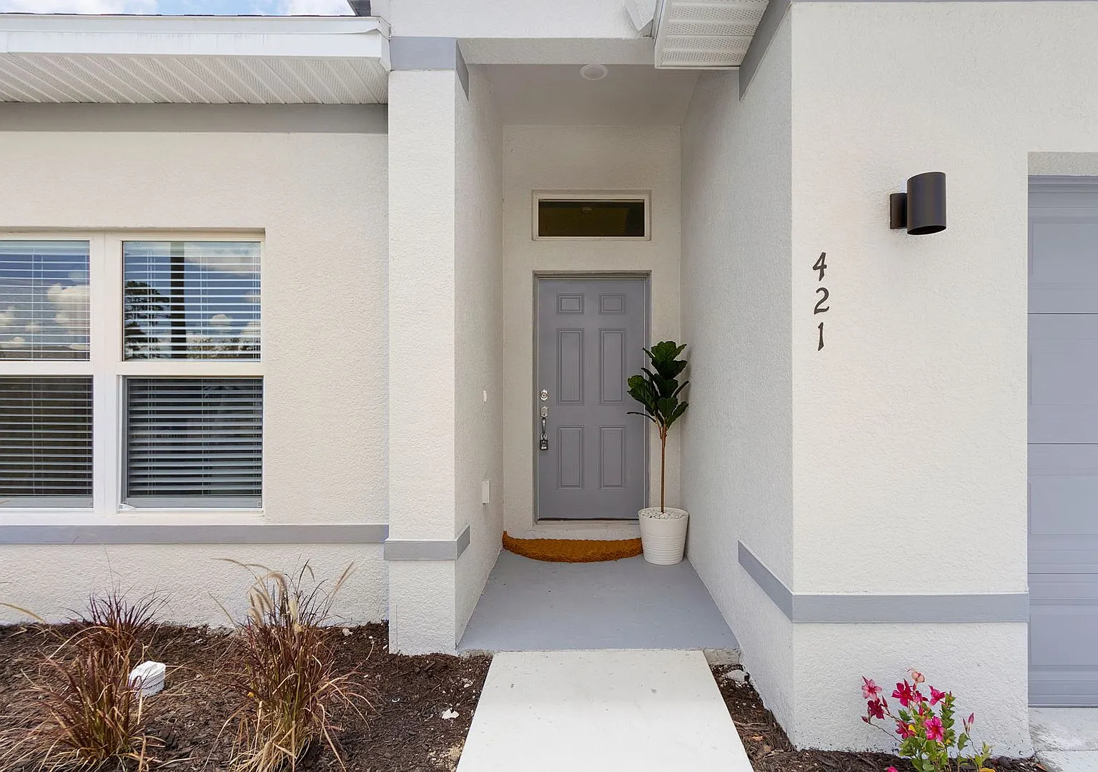 Brand-New Cape Coral Home with 3-Car Garage & Luxury Upgrades! — Photo 4