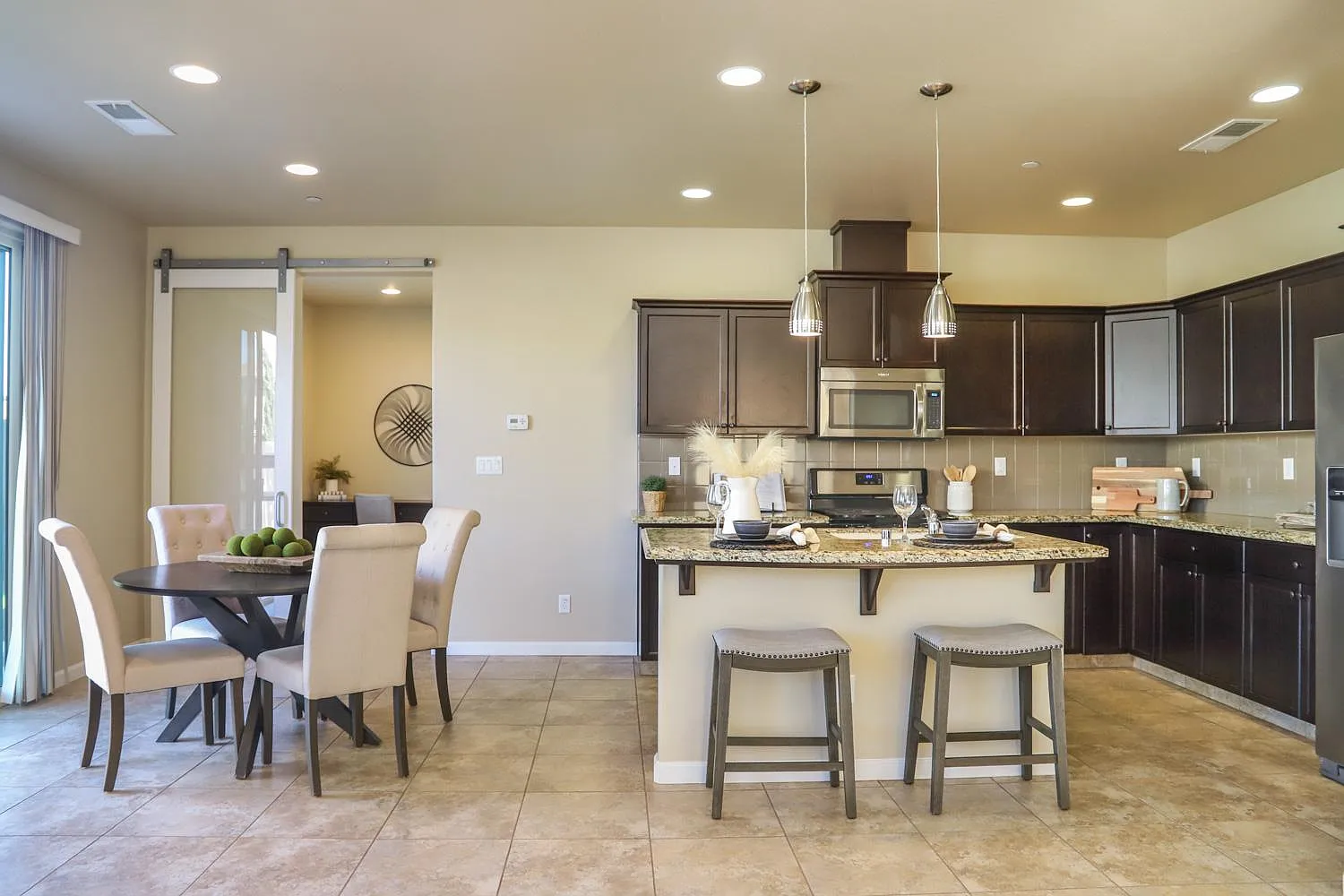 3 bed, 2.5 bath, 1753 sqft, $2,500 — Photo 2