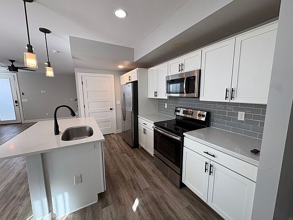 3rd image of 1366 Knox Ct