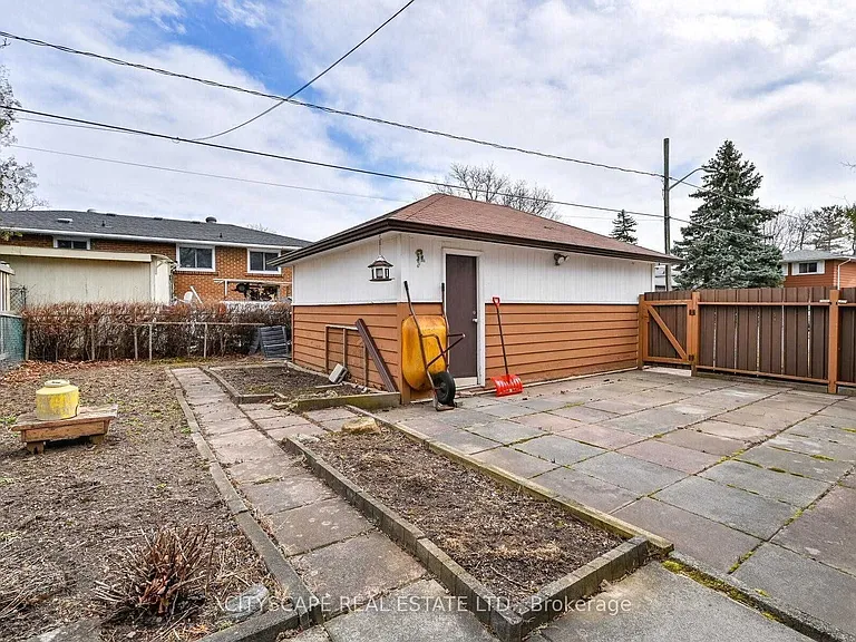 110 Clements Rd E — Photo 14