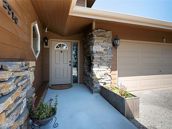 3rd image of 2716 124th Avenue Ct E