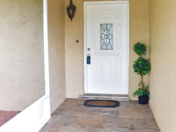 3rd image of 720 Oak Park Cir