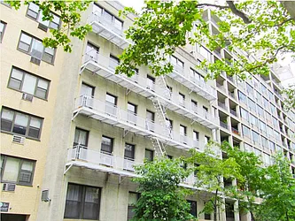 321 East 69th Street in Lenox Hill