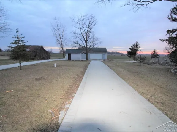 2150 E Akron Rd, Caro, MI 48723