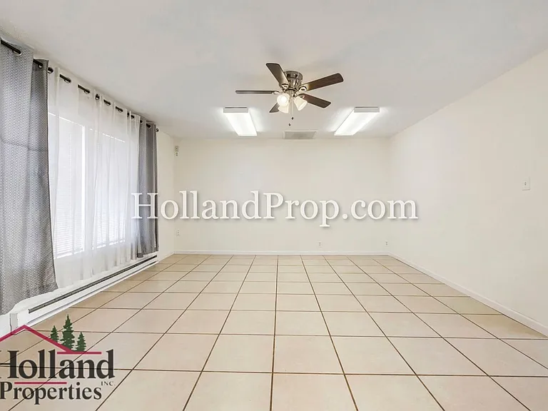 21820 Johnson St — Photo 8