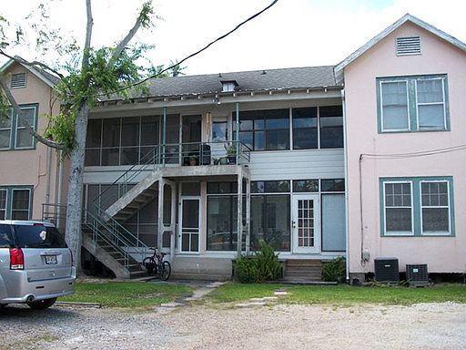 2nd image of 137 W Parker Blvd APT 2