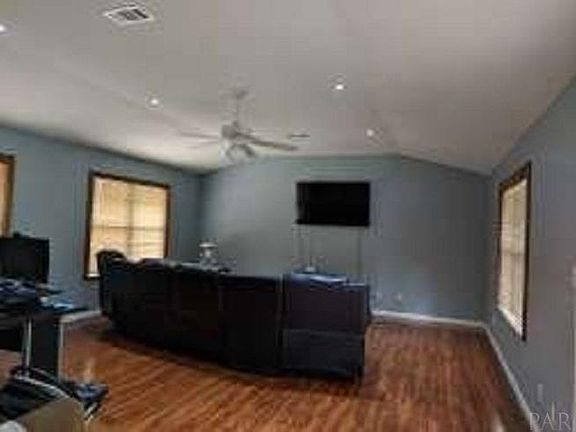 5th image of 3645 E Johnson Ave