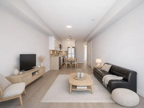 3050 Kingsway #304, Vancouver, BC V5R 5J7