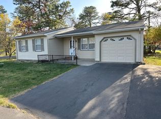 17 Rose Ln, Whiting, NJ 08759