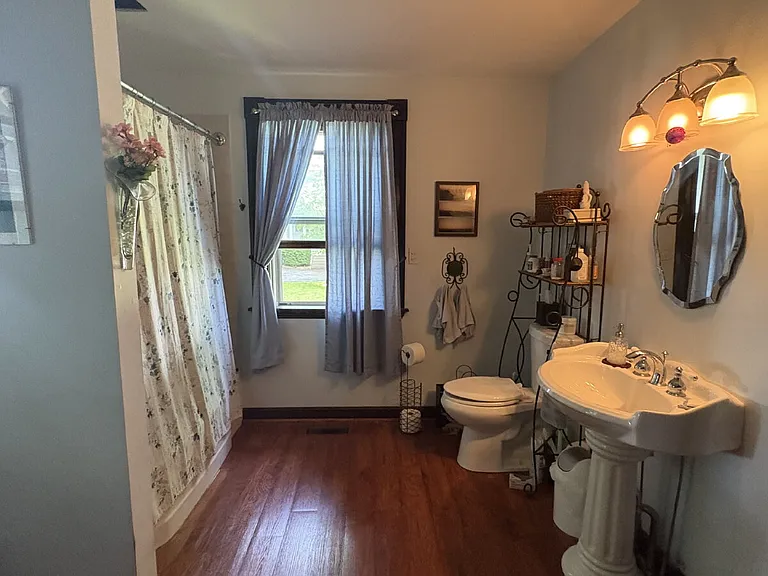 342 Main St — Photo 34
