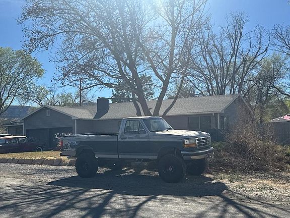 3rd image of 504 Blevins Rd