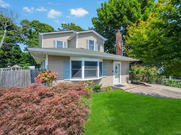 73 Saint George Drive, Shirley, NY 11967