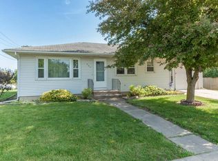 203 E Main St, Prairieburg, IA 52219