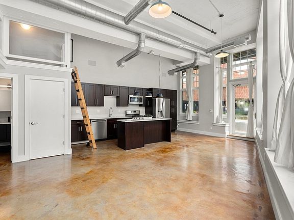 5th image of 1861 Dorchester Ave #5