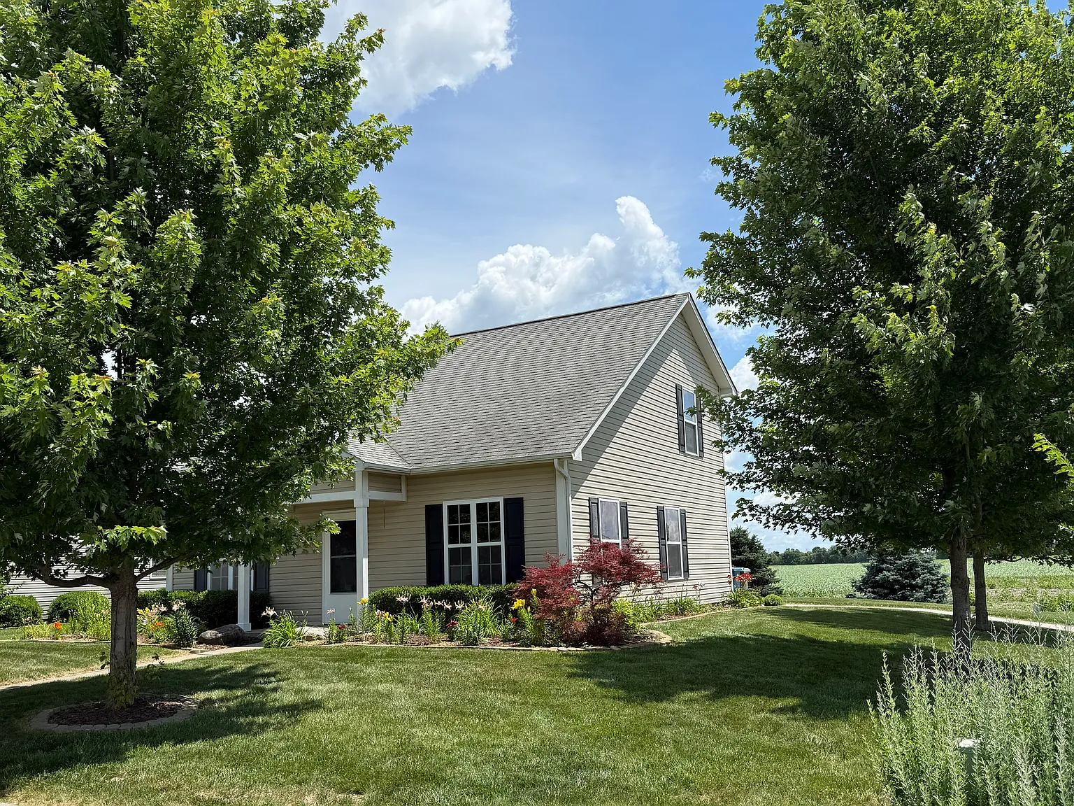 3 bed, 1880 sqft, $2,500 — Photo 2