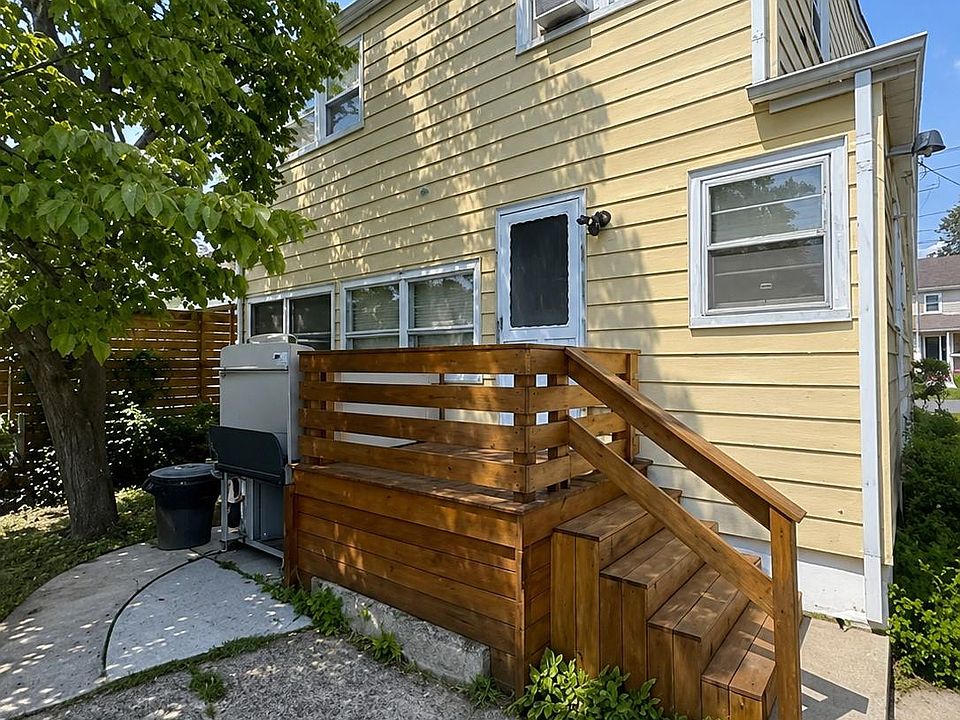 2nd image of 801 Oak Street