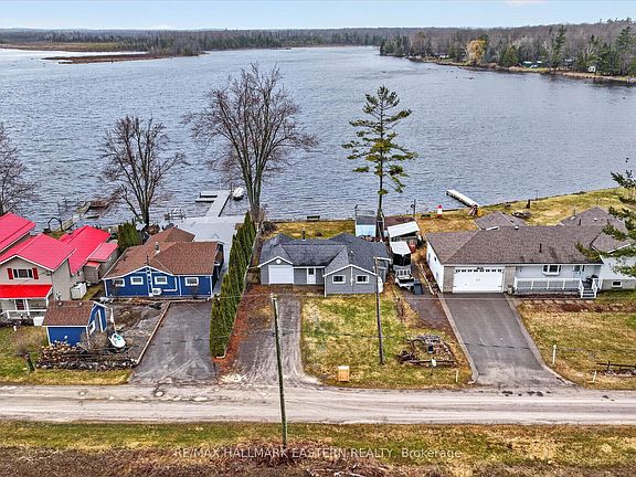 2nd image of 252 Lake Rd