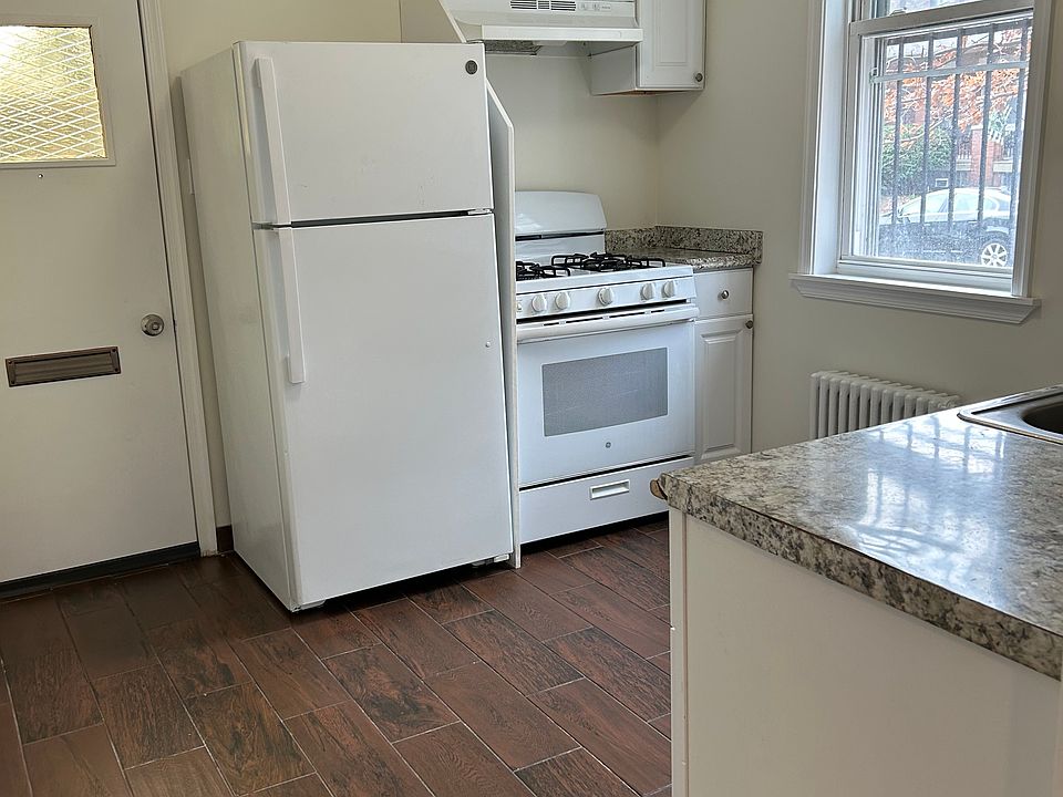 1st image of 423 S 50th St #1