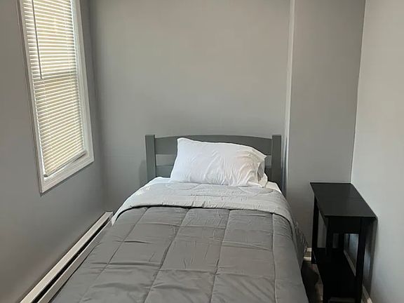 5th image of 36 Bradford St Unit 1