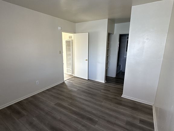 5th image of 735 N Arrowhead Ave #2