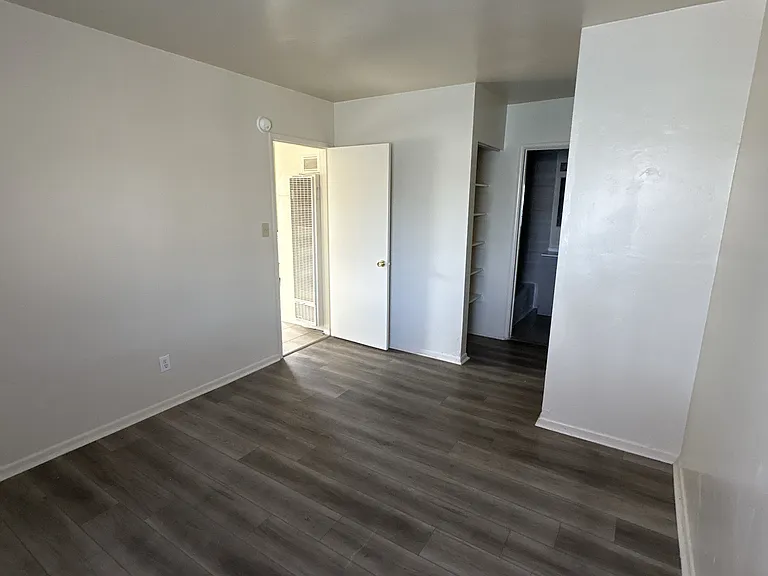 735 N Arrowhead Ave #2 — Photo 5