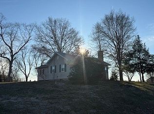 23696 N Krupp Ln, Walnut Hill, IL 62893