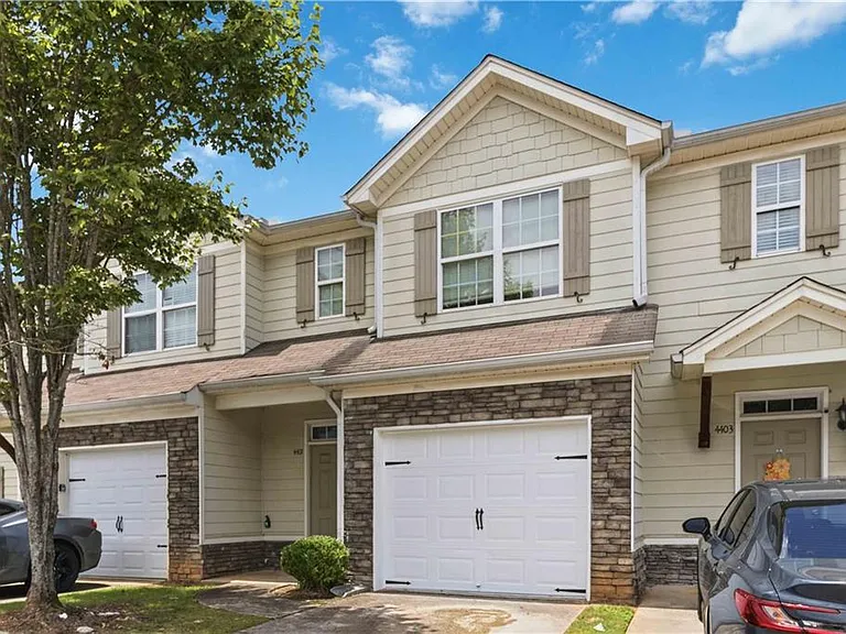 4401 Stone Gate Way — Photo 3