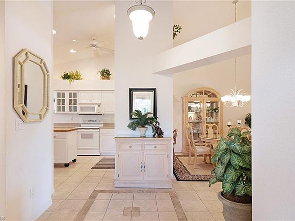 3rd image of 5707 Greenwood Cir