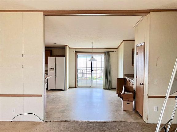 5th image of 204 Southwind Ln