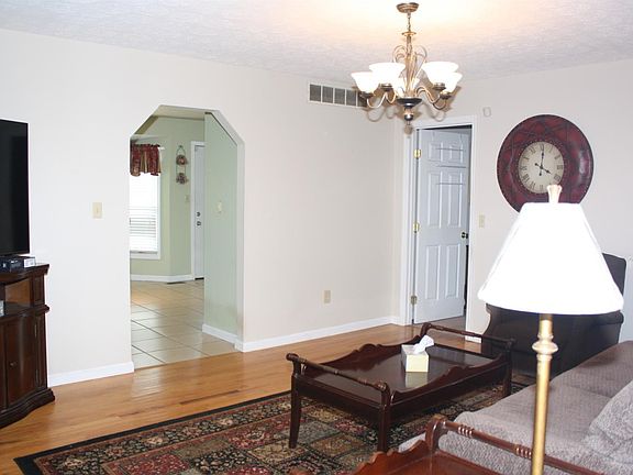 2nd image of 1580 Fogg Pike