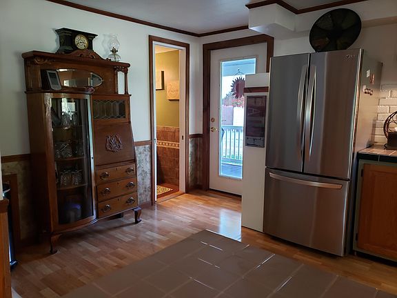 4th image of 447 W Perkins Ln