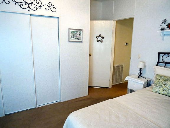 Guest bedroom