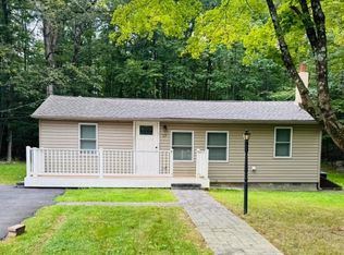 17 Eastbrook Ln, Newton, NJ 07860