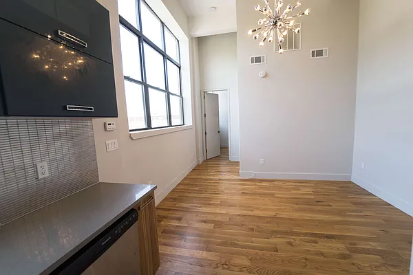 Rented by Manhattan Management LLC | media 3