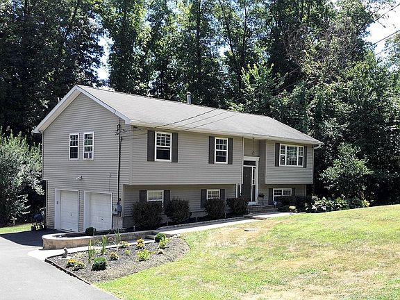 3rd image of 50 Fletcher Dr