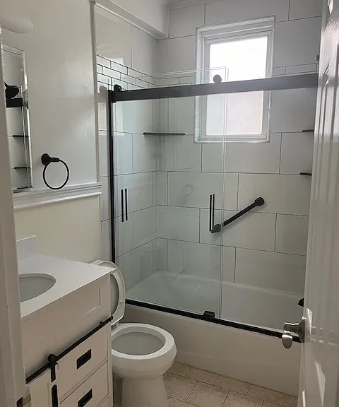 39 Manning Ave #1 — Photo 1