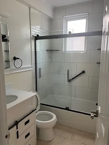 39 Manning Ave #1 Photo 1