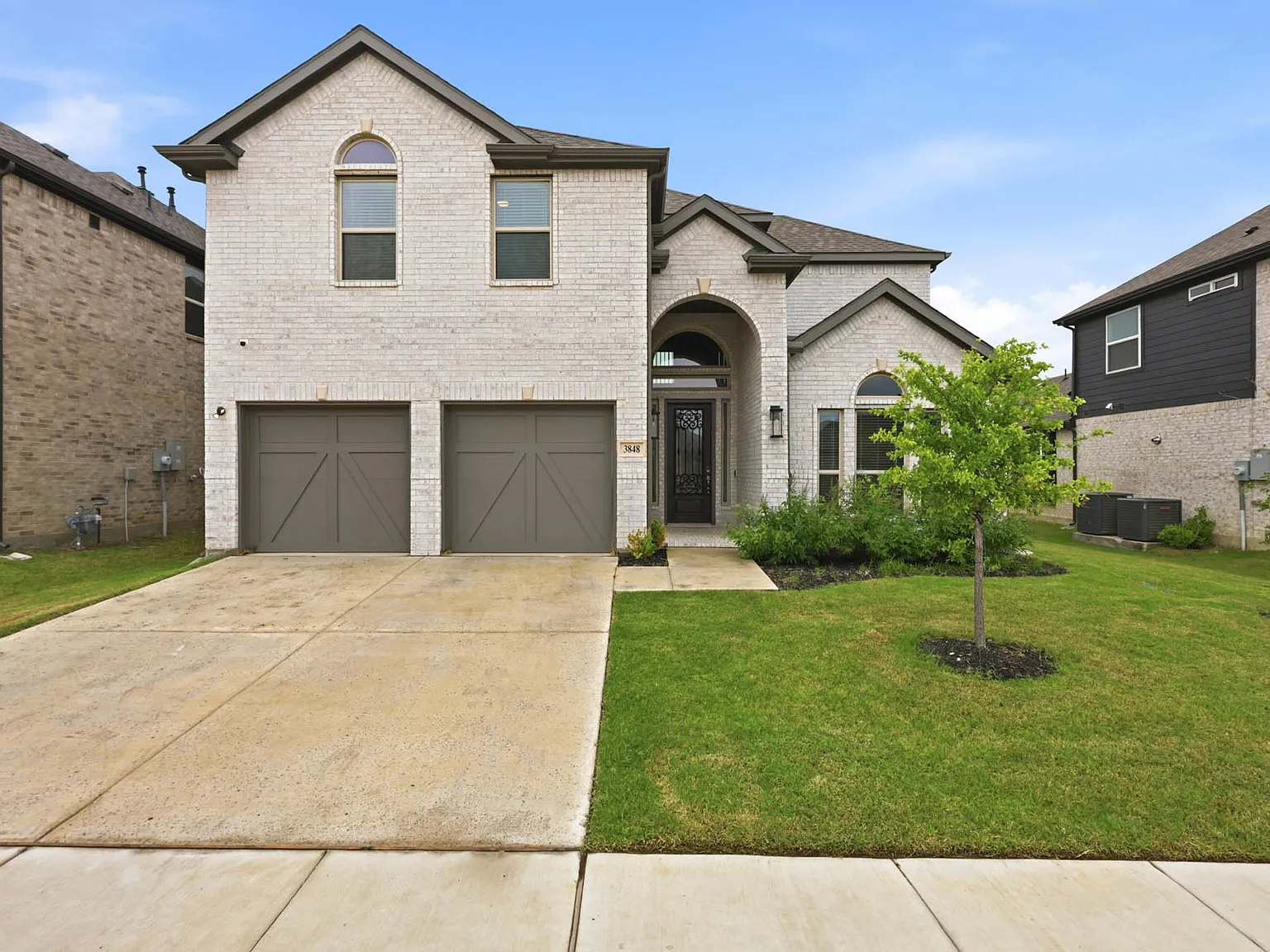 5 bed, 3201 sqft, $3,300 — Photo 3