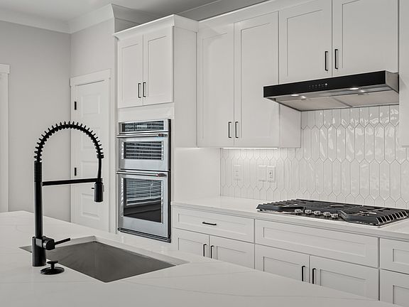 Fully loaded kitchen