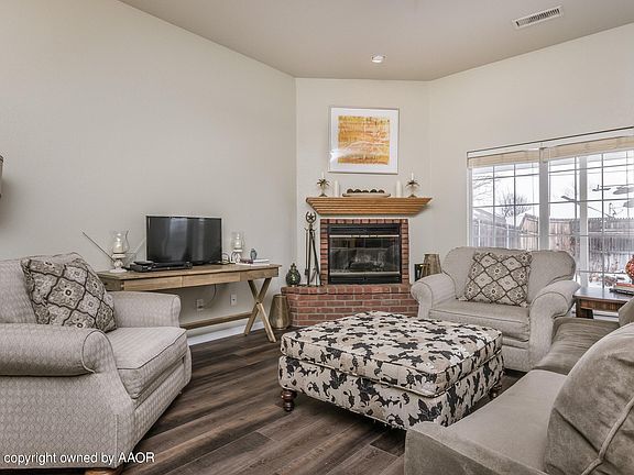 2nd image of 5809 Bowie St
