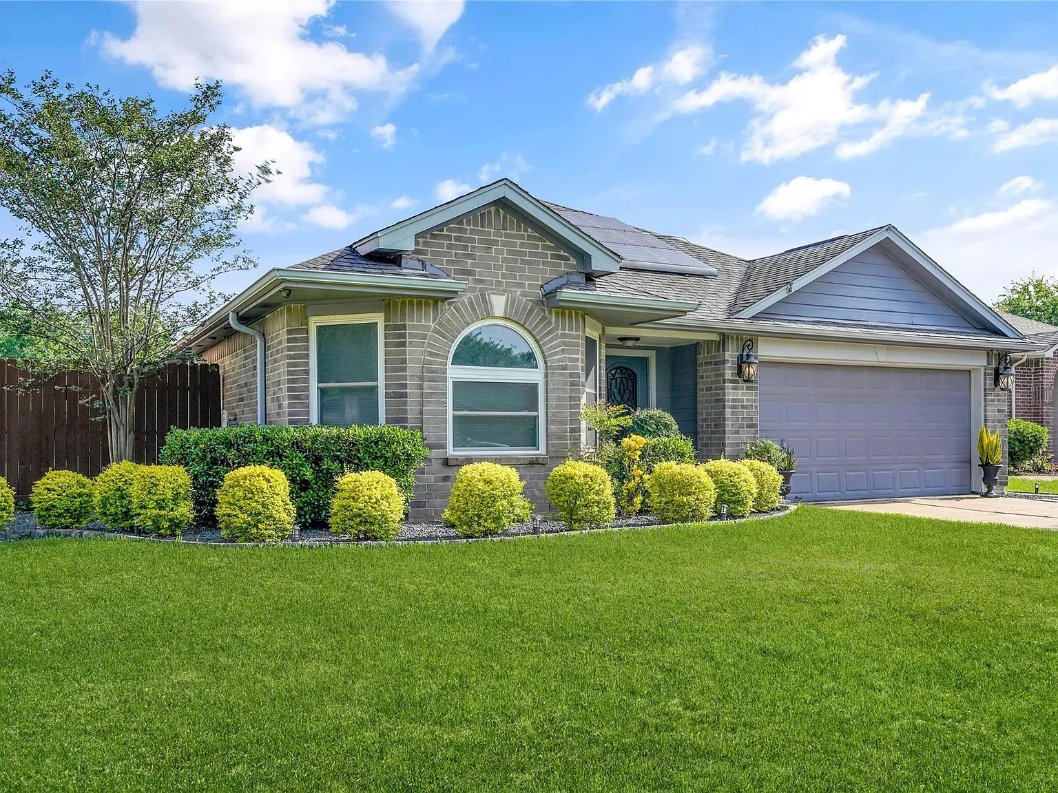 3 bed, 2.0 bath, 1755 sqft, $2,600 — Photo 1
