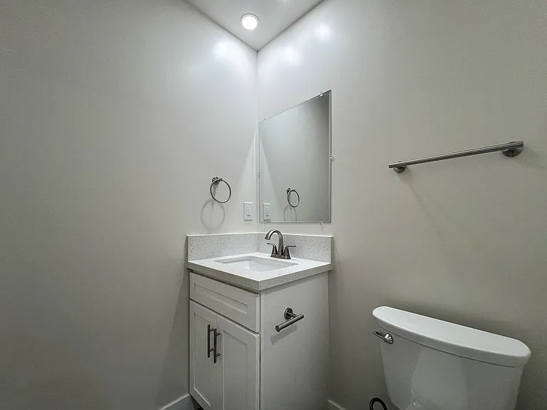 6535 Pickering Ave — Photo 18