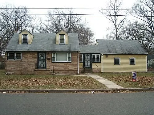 1529 W 6th St photo 1